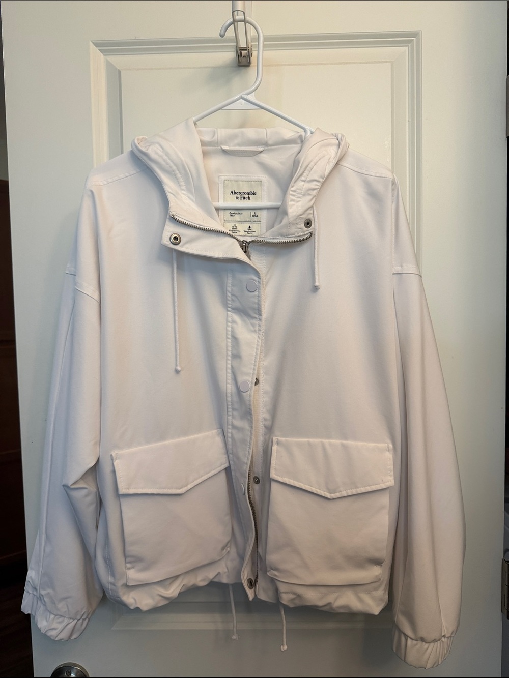 Women’s Abercrombie & Fitch White Hooded Windbreaker Jacket - Large